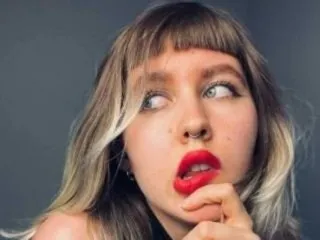 Aliice_Foxyy's Thumb Image