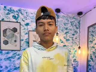 BeeatBrons – webcam model profile photo