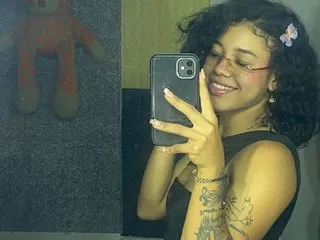 Chloehot33 – webcam model profile photo