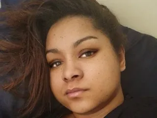 CurvyMilaxox – webcam model profile photo