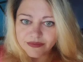 FLORR – webcam model profile photo