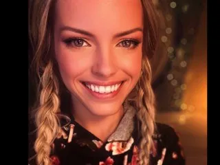 Littlelucyxo – webcam model profile photo Image 3