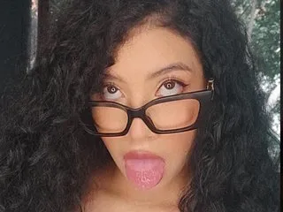 AdelinneMoretti – webcam model profile photo Image 3