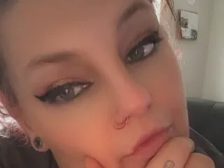 LisaraeCooter – webcam model profile photo