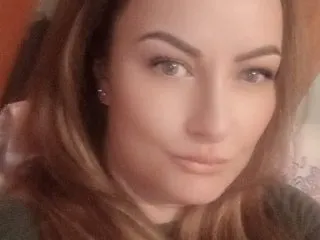 LovelyyLolaa's Thumb Image
