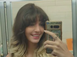 LuckyLiaXOXO – webcam model profile photo