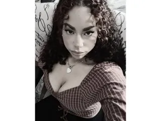 MiluFontaine – webcam model profile photo Image 3