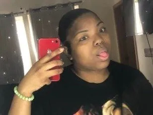 MizzIcyy's Thumb Image