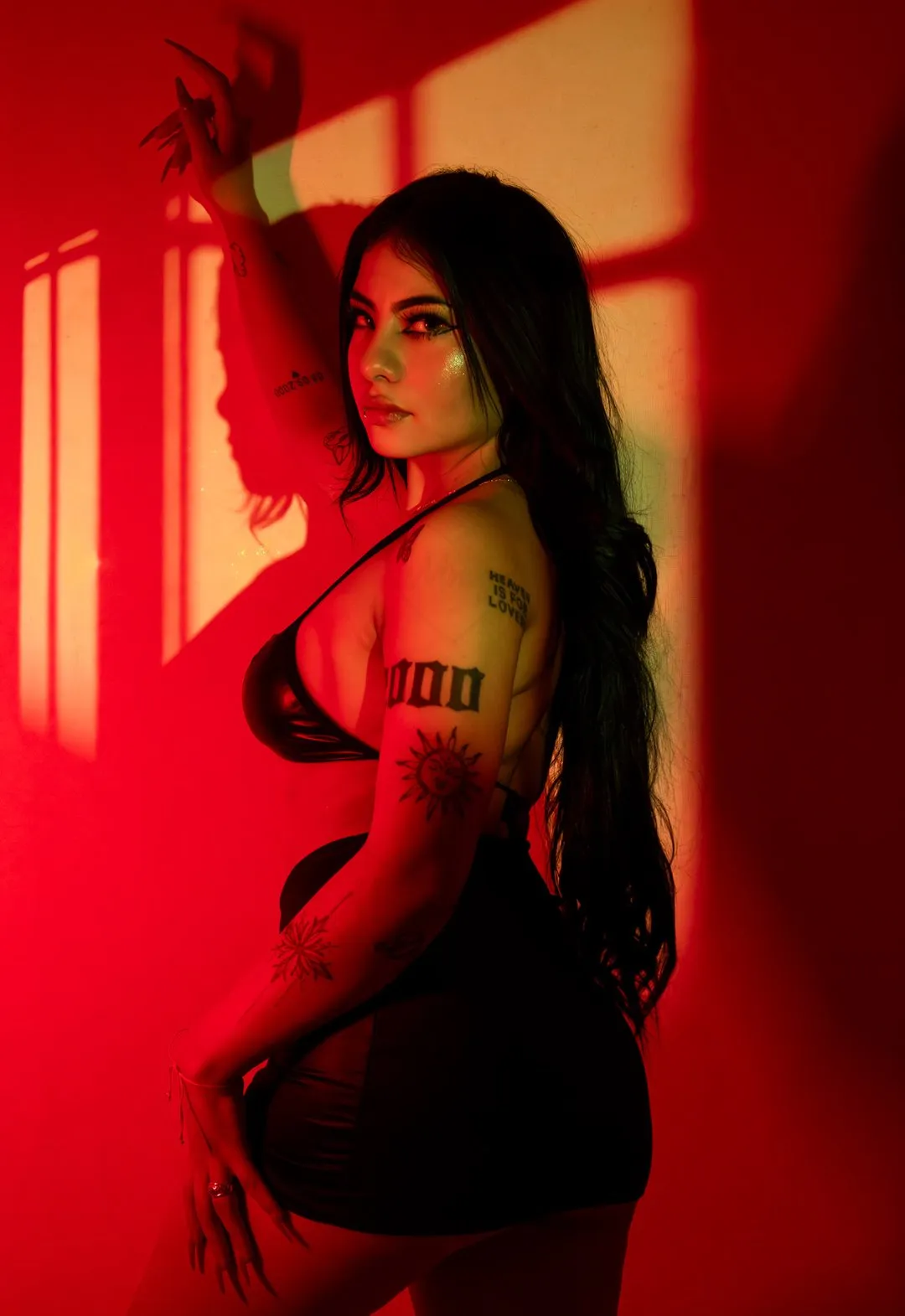 TheeVixxxen – webcam model profile photo Image 2