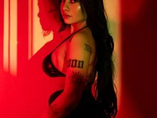 TheeVixxxen – webcam model profile photo Image 3