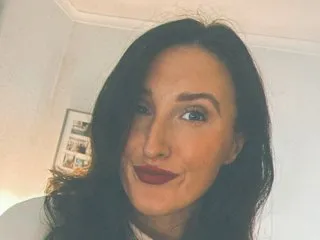 CrystalW – webcam model profile photo Image 2