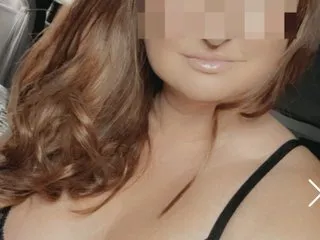 PeachBloom – webcam model profile photo Image 7