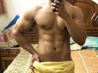 SmartDJ – webcam model profile photo