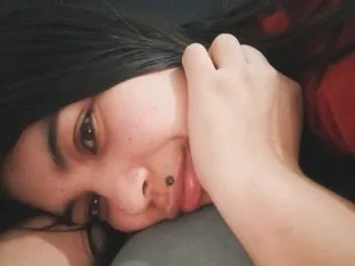 Bonnie21 – webcam model profile photo Image 4
