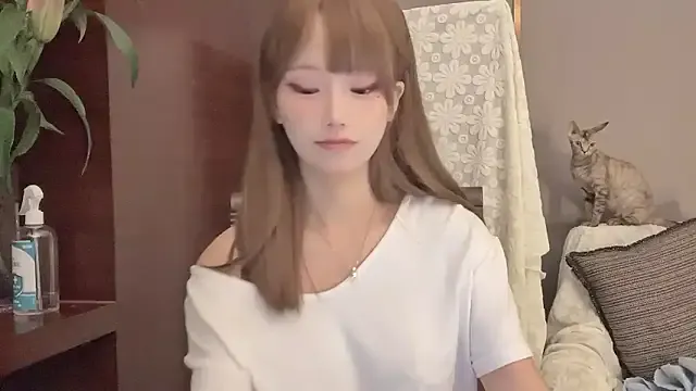 LuxeLou – webcam model profile photo Image 10