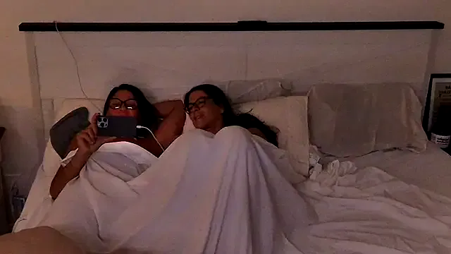 VampZenyata – webcam model profile photo Image 3