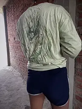 LaraMiller – webcam model profile photo Image 5