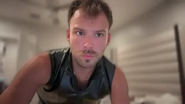 Robine868 – webcam model profile photo Image 12