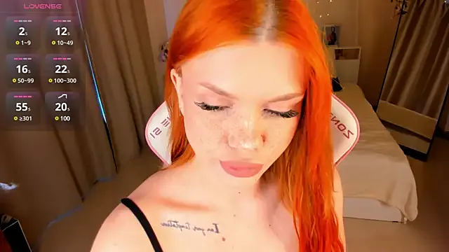 Janhvi- – webcam model profile photo Image 4