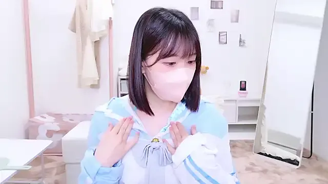 CelesteLu – webcam model profile photo Image 18