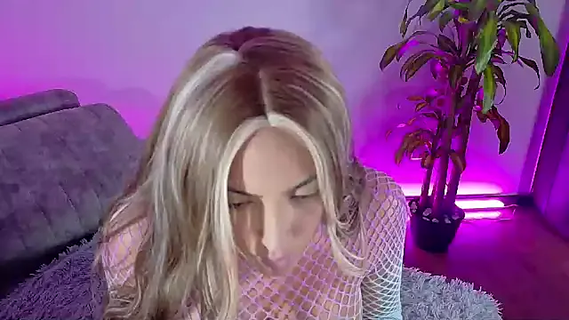 NeinaFerreiro – webcam model profile photo Image 14