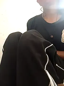 Aaisha-16 – webcam model profile photo