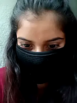 CarryOnJhonn – webcam model profile photo Image 4