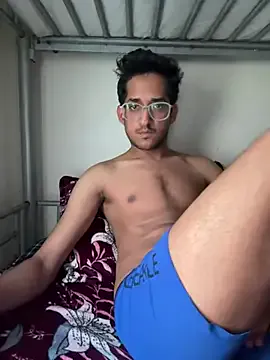 MckennieMoon – webcam model profile photo Image 4