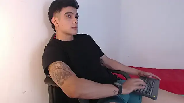 whitneyt – webcam model profile photo Image 17