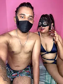 Naughtynina21 – webcam model profile photo Image 3