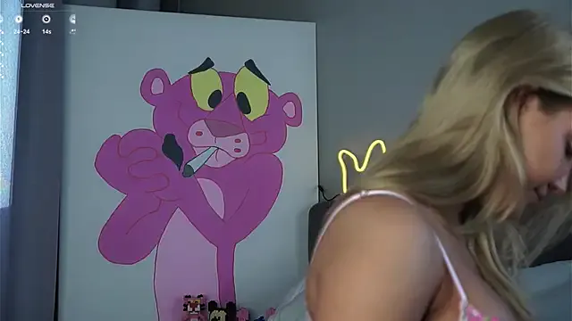 JuicyFruits93 – webcam model profile photo Image 14