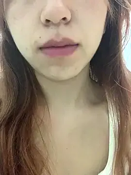 Lindy18 – webcam model profile photo Image 15