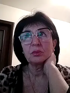 AlbinaXPretty – webcam model profile photo