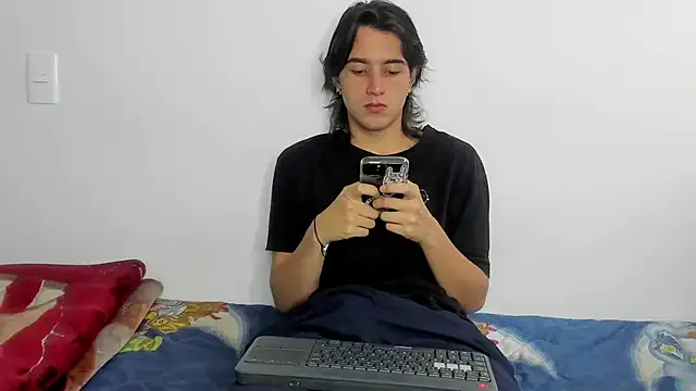 JadeHillss – webcam model profile photo Image 6