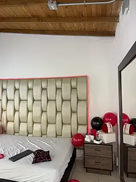 LucieWillis – webcam model profile photo Image 14