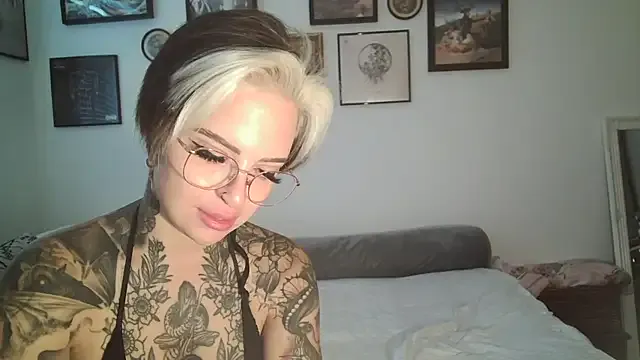 CintiaHolms – webcam model profile photo Image 13