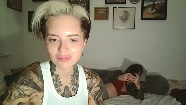 CintiaHolms – webcam model profile photo Image 7