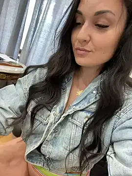 TwoTimes – webcam model profile photo Image 5