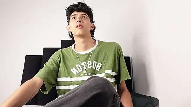 Artemisia – webcam model profile photo Image 2