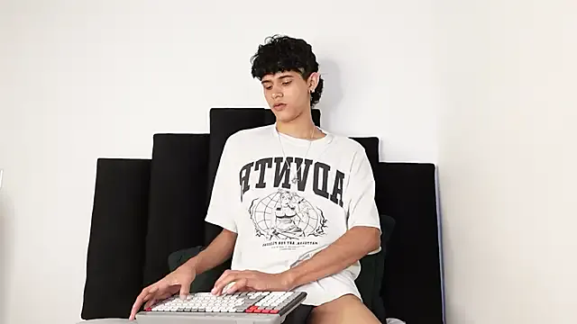 Artemisia – webcam model profile photo Image 3