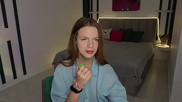 Yasmini – webcam model profile photo Image 6