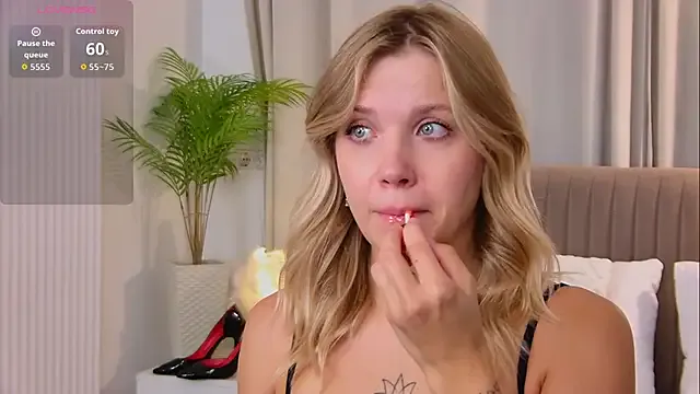 AmeliaCutie69 – webcam model profile photo Image 4