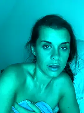 VioletteMoons – webcam model profile photo Image 7