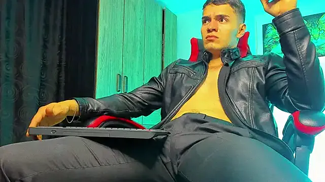 AmyRosi – webcam model profile photo Image 12