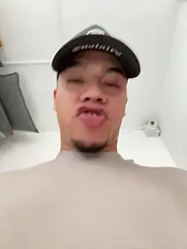 serena_willow – webcam model profile photo Image 11