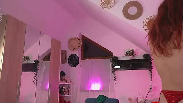 CourtneyCorsetX – webcam model profile photo Image 16