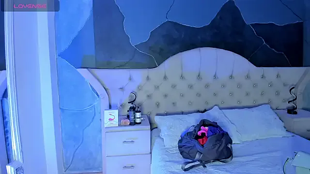 ReginaVelvet – webcam model profile photo Image 15