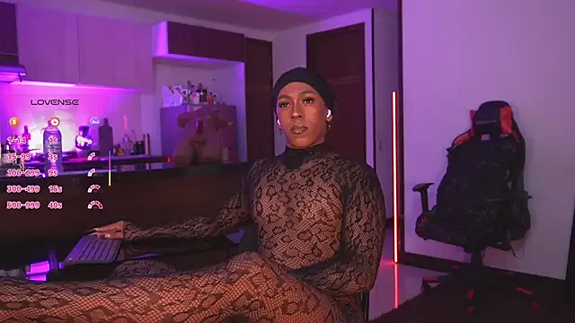 TalliaTravels – webcam model profile photo Image 11