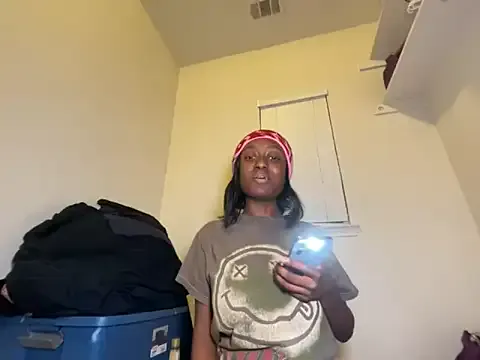 brendaliive – webcam model profile photo Image 13