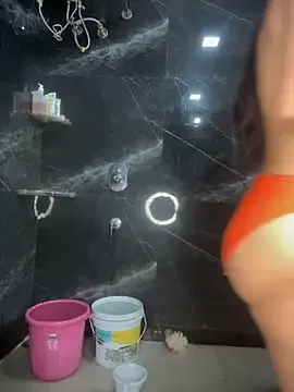 MavisReeve – webcam model profile photo Image 6